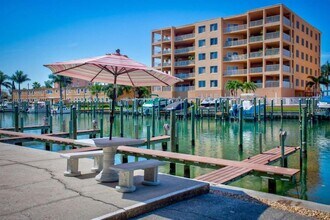 11440 1st St E in Treasure Island, FL - Building Photo - Building Photo