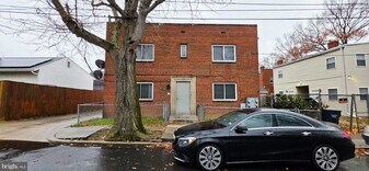 3207 11th Pl SE, Unit 2 in Washington, DC - Building Photo