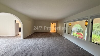 25845 SE Callister Rd in Gresham, OR - Building Photo - Building Photo