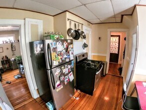 176 Poplar St, Unit 3 in Boston, MA - Foto de edificio - Building Photo