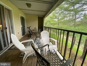 240 Valley Stream Ln in Chesterbrook, PA - Building Photo - Building Photo