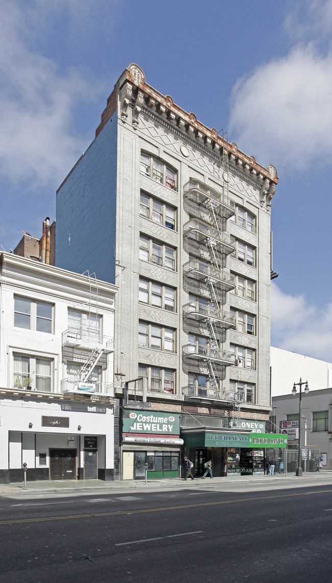 The Hillsdale in San Francisco, CA - Building Photo - Building Photo