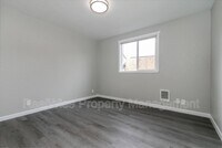 924 S Comstock Rd photo'