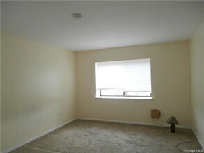 430 Kennedy Dr in Spring Valley, NY - Building Photo - Building Photo