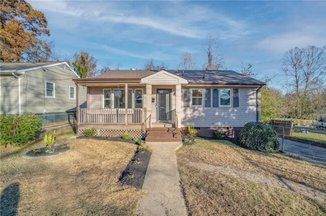 21507 Court St in Ettrick, VA - Building Photo - Building Photo