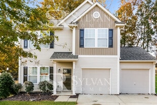 3948 Shasta Cir in Clover, SC - Building Photo