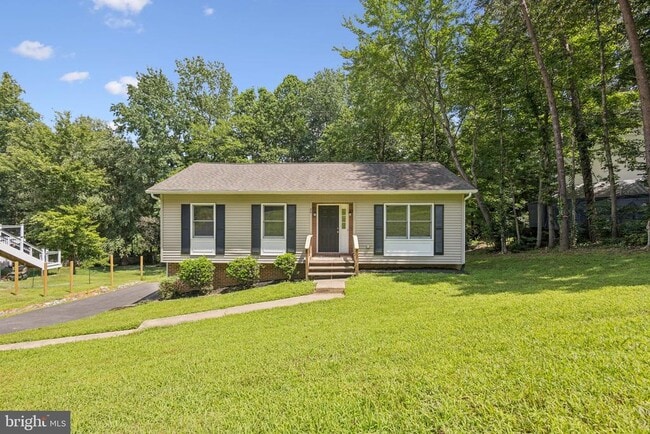 property at 20 Cherry Laurel Dr