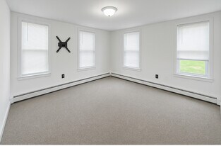 41 Valley St in Spencer, MA - Building Photo