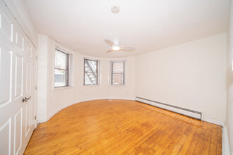 1728 Beacon St, Unit 1 in Brookline, MA - Building Photo - Building Photo