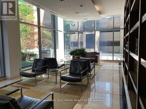 38 Grenville St in Toronto, ON - Building Photo - Building Photo