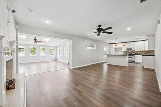 2801 Clearbrook Dr in Irving, TX - Building Photo - Building Photo