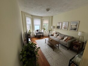 124 Peterborough St, Unit 9 in Boston, MA - Foto de edificio - Building Photo