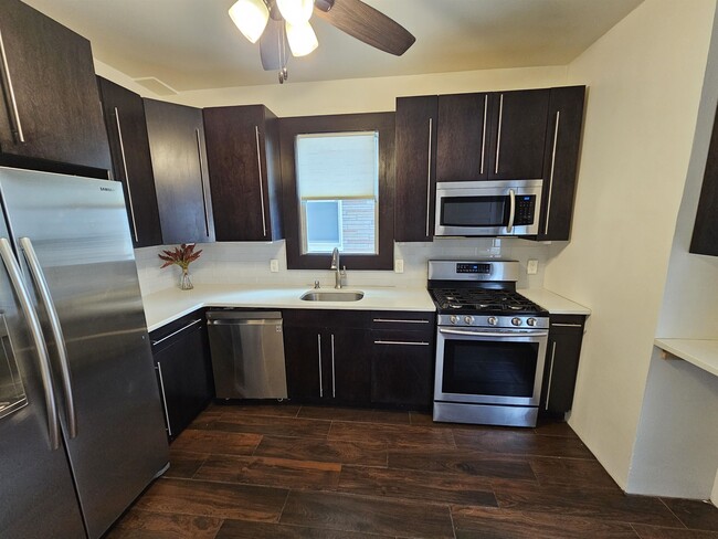 303 Fulton Ave in Jersey City, NJ - Building Photo - Building Photo