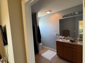 817 Ashentree Dr in Plant City, FL - Building Photo - Building Photo