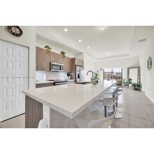 8045 NW 104th Ave in Doral, FL - Building Photo - Building Photo