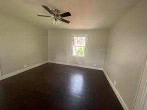 206 Eugene Rd in Columbia, TN - Foto de edificio - Building Photo