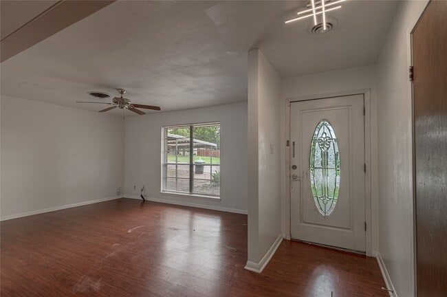 2328 Ave N 1/2 in Huntsville, TX - Building Photo - Building Photo