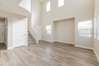 1333 Hawaiian Hills Ave in Las Vegas, NV - Building Photo - Building Photo