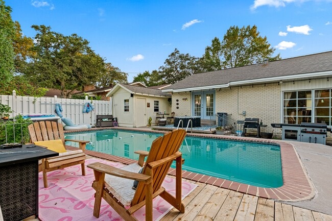 2509 Wooded Acres Dr in Waco, TX - Building Photo - Building Photo