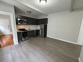 80 Robbins St in Waltham, MA - Building Photo