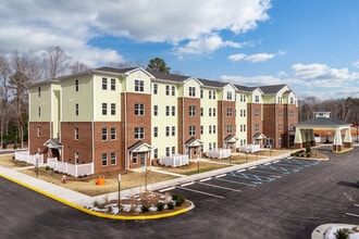 Grande Oak - A 55+ community! in Williamsburg, VA - Foto de edificio - Building Photo