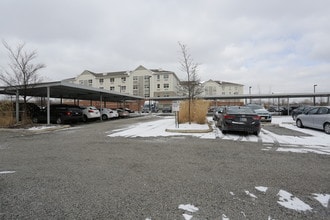 Senior Suites of Fay's Point in Blue Island, IL - Foto de edificio - Building Photo