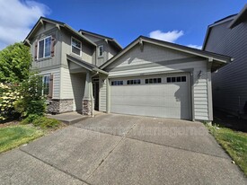 5301 SE Thornapple St in Hillsboro, OR - Building Photo