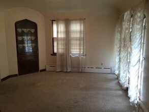 3912 W Roberts St in Milwaukee, WI - Building Photo - Building Photo