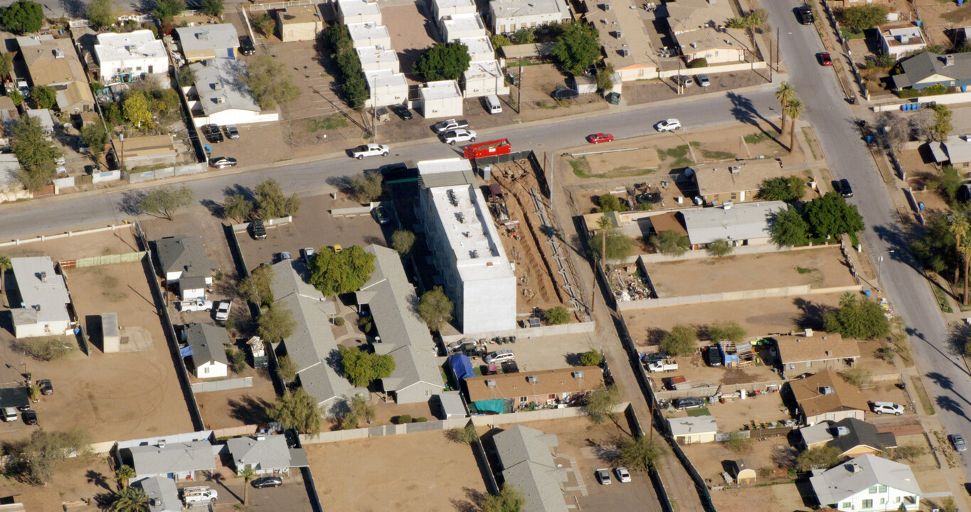 The Taylor in Phoenix, AZ - Building Photo