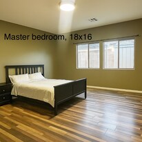 916 E Bob Barney Ct in North Las Vegas, NV - Building Photo