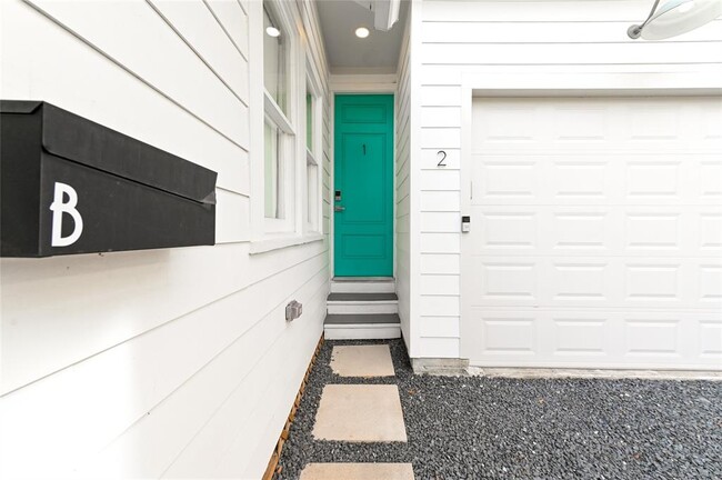 property at 425 W 21st St