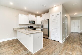 1528 Farragut Way in Pensacola, FL - Building Photo - Building Photo