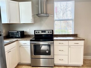 4236 E Cherokee Dr in Canton, GA - Foto de edificio - Building Photo