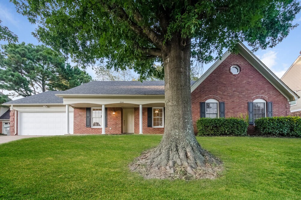 8244 Weatherwood Ln in Memphis, TN - Building Photo