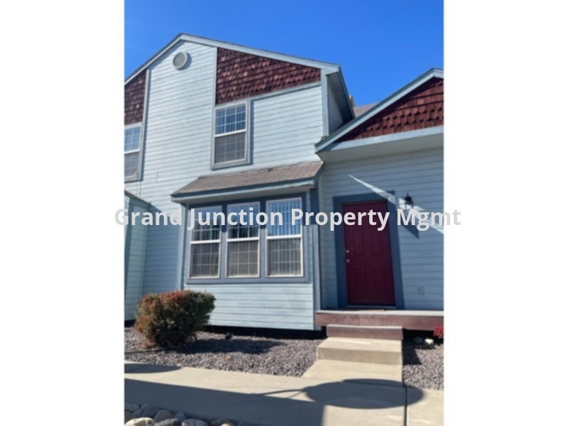 565 W Willow Ct in Clifton, CO - Building Photo