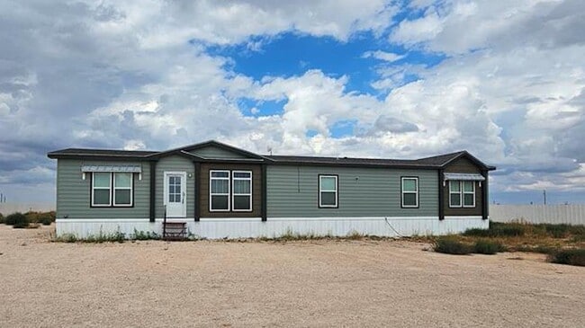 property at 822 Private Rd