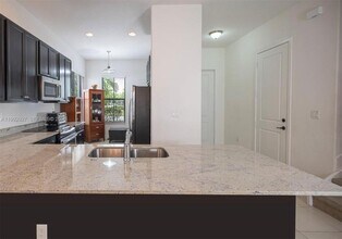 9776 W 34th Ave in Hialeah, FL - Building Photo - Building Photo