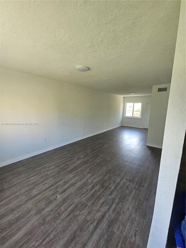 225 NW 84th Terrace in Miami, FL - Building Photo - Building Photo