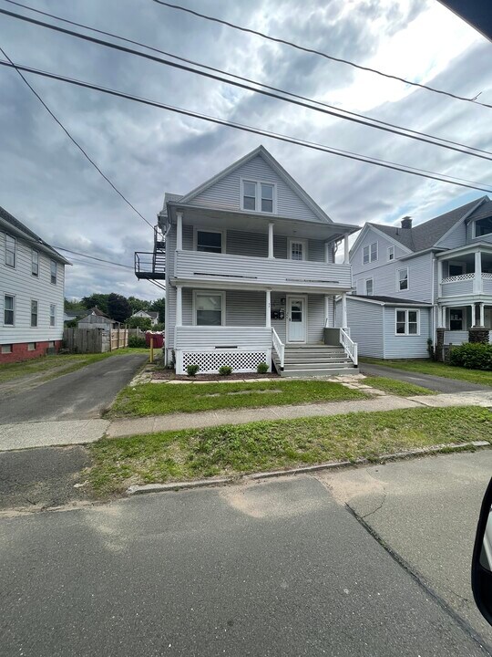 53 Spring St, Unit 3rd Floor in Wallingford, CT - Building Photo