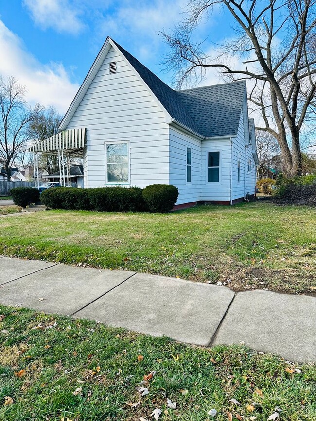 1475 S 10th St in Terre Haute, IN - Building Photo - Building Photo
