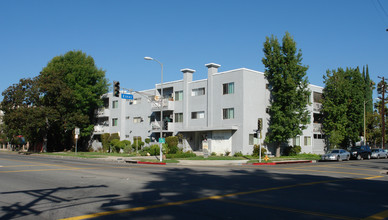 Riverside Regency in Sherman Oaks, CA - Building Photo - Building Photo