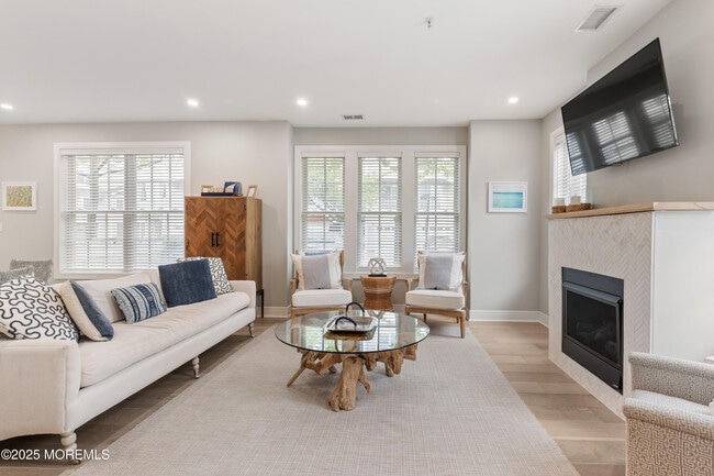 45 Golden Eye Ln in Port Monmouth, NJ - Building Photo - Building Photo
