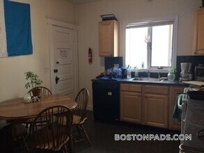288 Boston Ave in Medford, MA - Building Photo - Building Photo