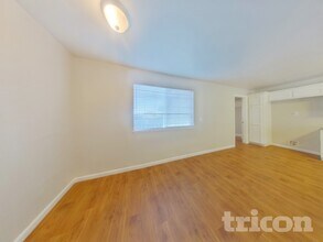 304 Robert St, Unit 750 Normandie Avenue # 206 in Antioch, CA - Building Photo - Building Photo