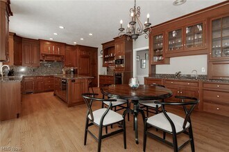 8600 Tamarack Trail in Chagrin Falls, OH - Building Photo - Building Photo