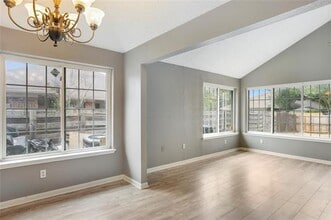 10243 Oak Branch Ln in Dallas, TX - Building Photo - Building Photo