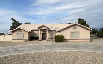8760 E Winnston Cir in Mesa, AZ - Building Photo