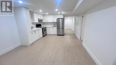 8 Rainsford Rd in Markham, ON - Building Photo - Building Photo
