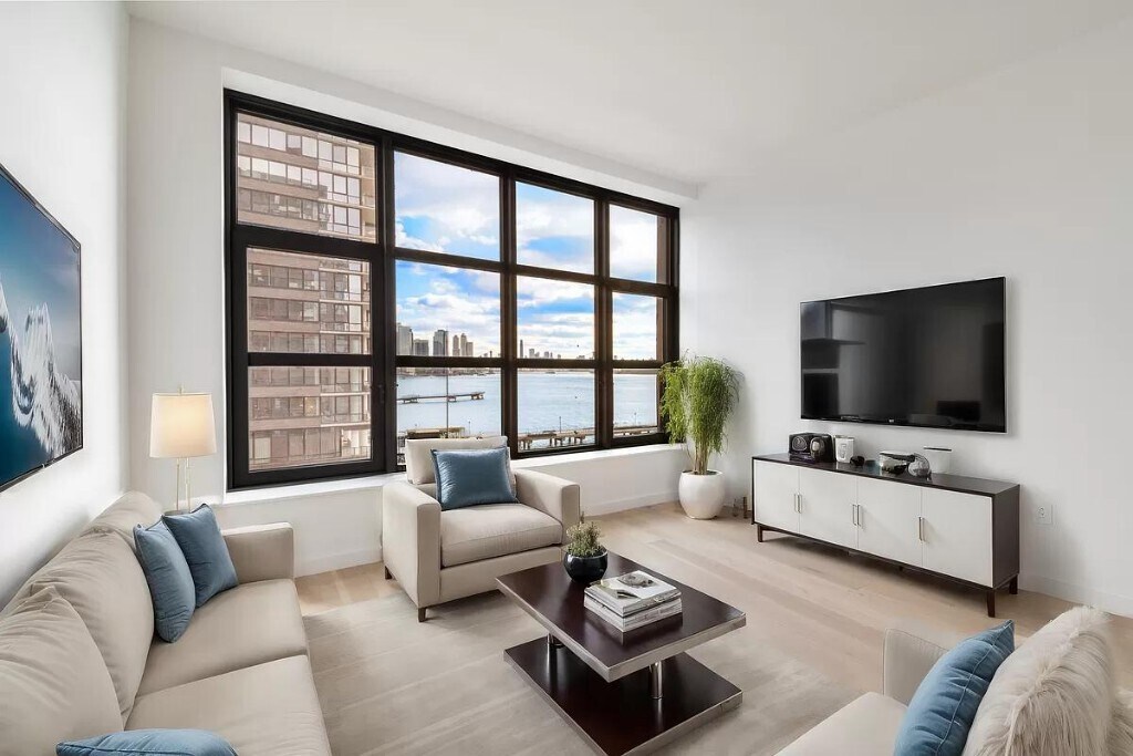 21 India St in Brooklyn, NY - Building Photo