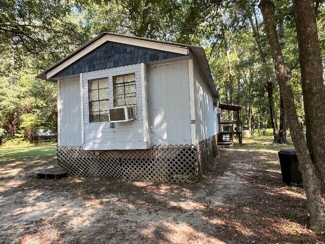 86 Young Rd in Huntsville, TX - Foto de edificio - Building Photo